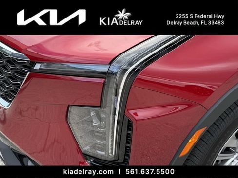 Used 2024 Cadillac XT4 Premium Luxury w/ Cold Weather Package FWD image 6