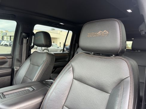 Used 2022 Chevrolet Suburban High Country AWD/4WD image 13