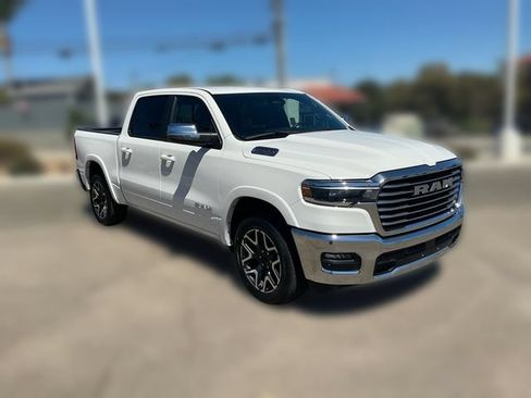 Used 2025 RAM 1500 Laramie AWD/4WD image 11