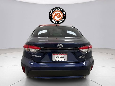 Used 2020 Toyota Corolla LE FWD image 6