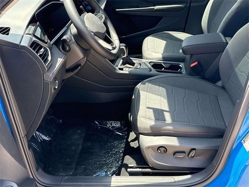 New 2025 Volkswagen Taos SE image 24