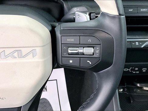 Used 2025 Kia K4 GT-Line w/ GT-Line Premium Package image 12