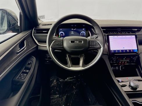 New 2025 Jeep Grand Cherokee Limited image 23