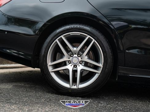 Used 2014 Mercedes-Benz S 550 Sedan w/ Sport Package w/ Sport Package image 11