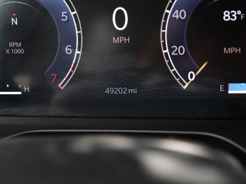 Used 2023 Jeep Grand Cherokee Limited AWD/4WD image 3