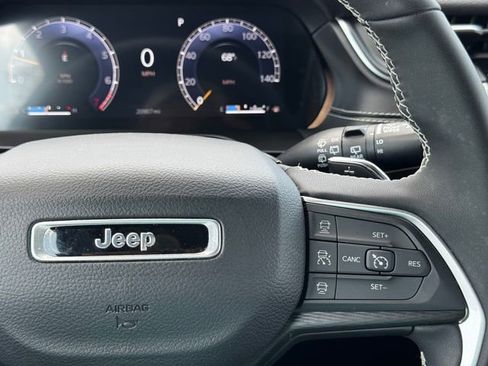 Certified 2024 Jeep Grand Cherokee L Laredo w/ Luxury Tech Group I AWD/4WD image 28
