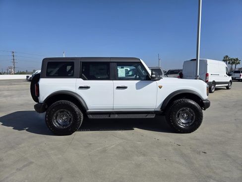 New 2025 Ford Bronco Badlands image 2