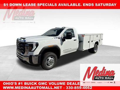 New 2025 GMC Sierra 3500 Pro w/ Convenience Package