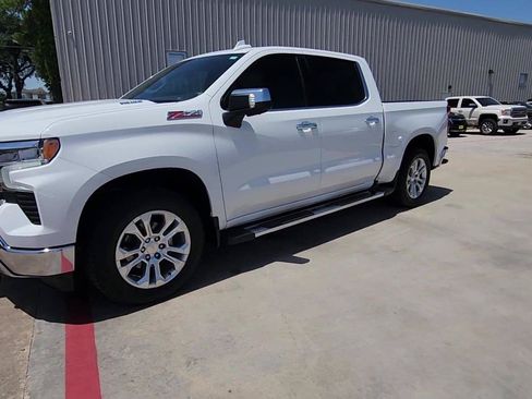 Used 2023 Chevrolet Silverado 1500 LTZ w/ Z71 Off-Road Package AWD/4WD image 4