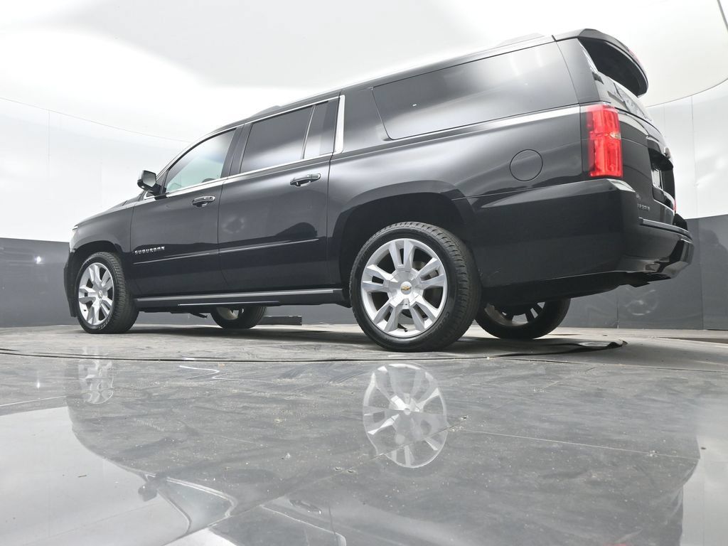 Used 2018 Chevrolet Suburban Premier AWD/4WD image 28