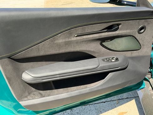 Used 2025 Aston Martin V8 Vantage Coupe image 19