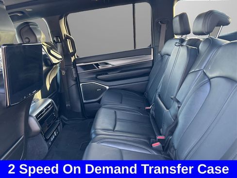 Used 2024 Jeep Wagoneer Series II image 11