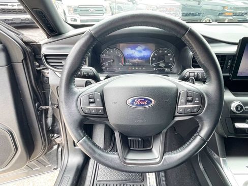 Used 2020 Ford Explorer XLT w/ Equipment Group 202A RWD image 11