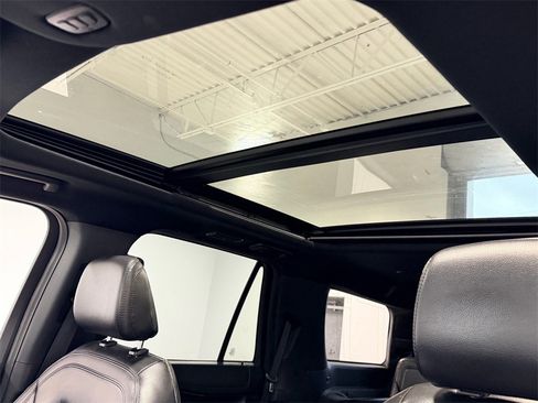 Used 2021 Ford Expedition Limited image 18
