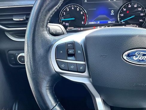 Used 2022 Ford Explorer XLT w/ Equipment Group 202A AWD/4WD image 17