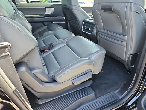 Used 2025 Ford Expedition Max Active AWD/4WD image 12