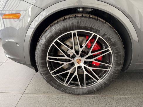 New 2026 Porsche Cayenne S image 10