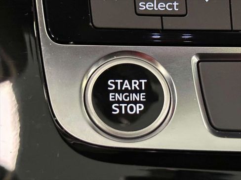 Used 2025 Audi Q8 Premium Plus w/ Premium Plus Package image 17