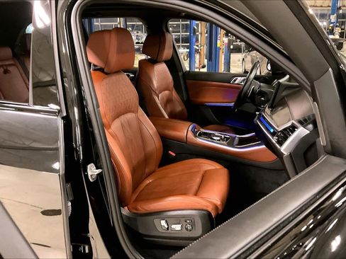 Used 2024 BMW X5 M60i image 8