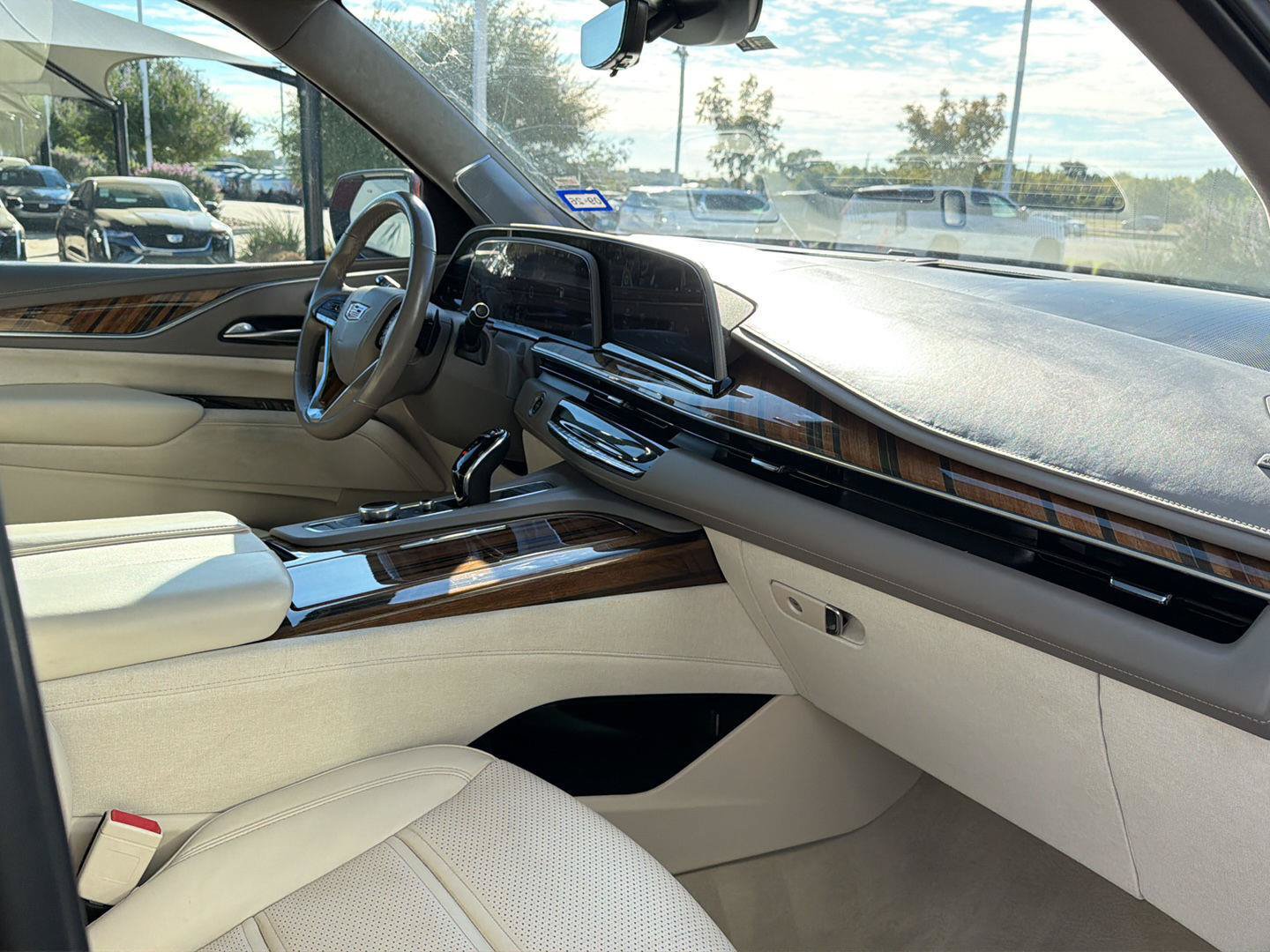 Used 2023 Cadillac Escalade Sport Platinum RWD image 7