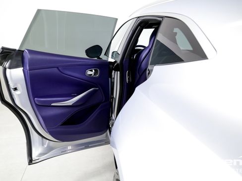 Used 2021 Aston Martin DBX image 17