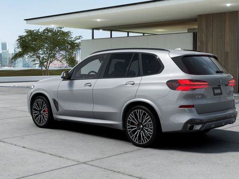 Used 2026 BMW X5 sDrive40i w/ M Sport Package RWD image 2