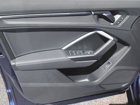 Certified 2025 Audi Q3 2.0T Premium w/ Black Optic Sport Package image 15