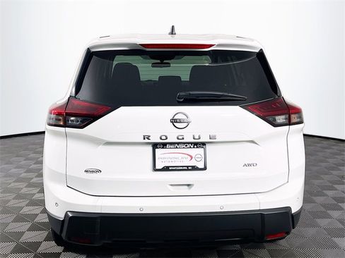 Used 2024 Nissan Rogue S image 7