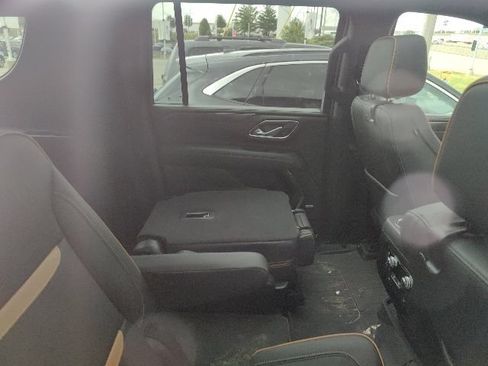 Used 2024 GMC Yukon XL AT4 w/ Technology Package AWD/4WD image 31