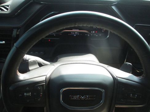 Used 2024 GMC Sierra 1500 AT4 w/ Technology Package AWD/4WD image 33