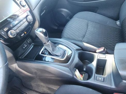 Used 2019 Nissan Rogue SV AWD/4WD image 30