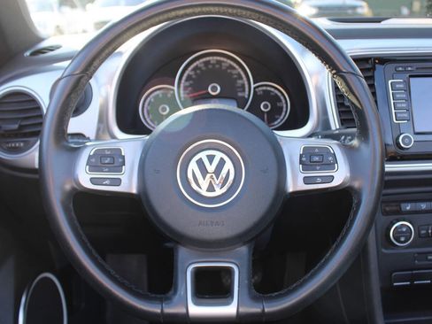Used 2014 Volkswagen Beetle TDI image 17