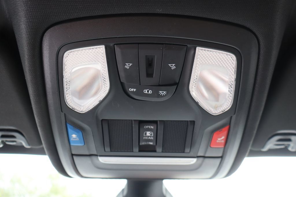Used 2022 RAM 1500 Big Horn AWD/4WD image 18