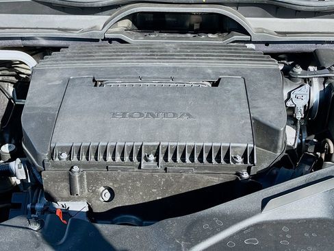 Used 2025 Honda Pilot Black Edition image 33