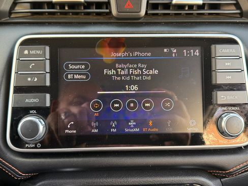 Used 2020 Nissan Versa SR FWD image 13