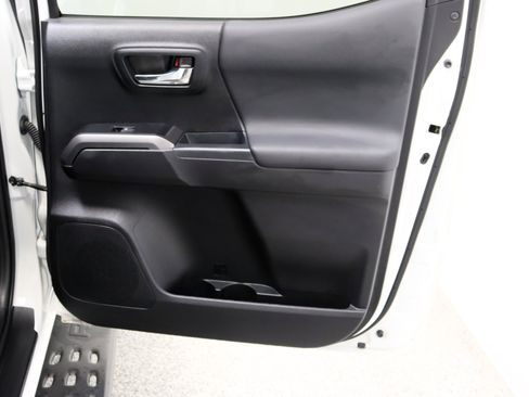 Used 2023 Toyota Tacoma TRD Sport AWD/4WD image 33