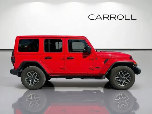 Used 2026 Jeep Wrangler Unlimited Sahara AWD/4WD image 2