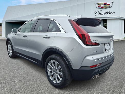 Used 2019 Cadillac XT4 Luxury w/ Cold Weather Package image 4