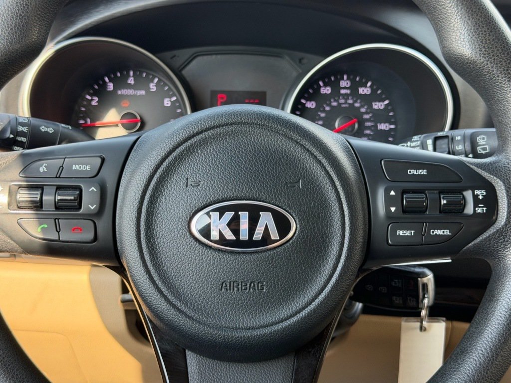 Used 2015 Kia Sedona LX w/ LX Convenience Package FWD image 13