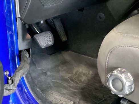 Used 2018 Jeep Wrangler Unlimited Sport S AWD/4WD image 22