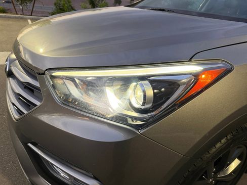 Used 2018 Hyundai Santa Fe Sport FWD image 9