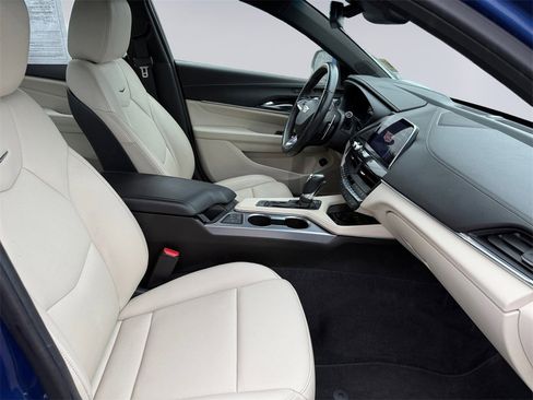 Used 2021 Cadillac CT4 Premium Luxury image 17