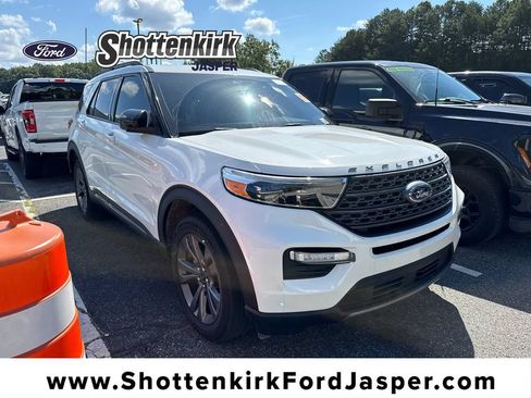 Used 2023 Ford Explorer XLT w/ Equipment Group 202A AWD/4WD image 1