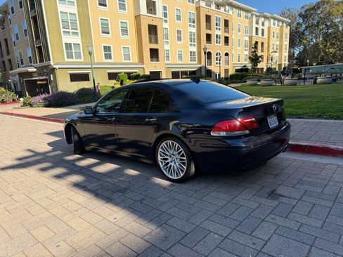 Used 2007 BMW 750i RWD image 4