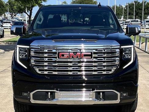 Used 2023 GMC Sierra 1500 Denali w/ Technology Package AWD/4WD image 8
