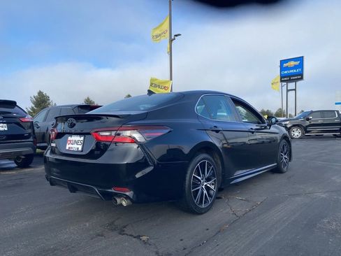 Used 2023 Toyota Camry SE image 8