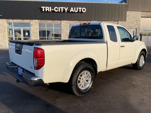 Used 2014 Nissan Frontier SV image 7