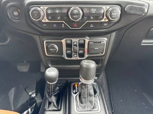 Used 2023 Jeep Wrangler Unlimited Sahara w/ Cold Weather Group AWD/4WD image 16