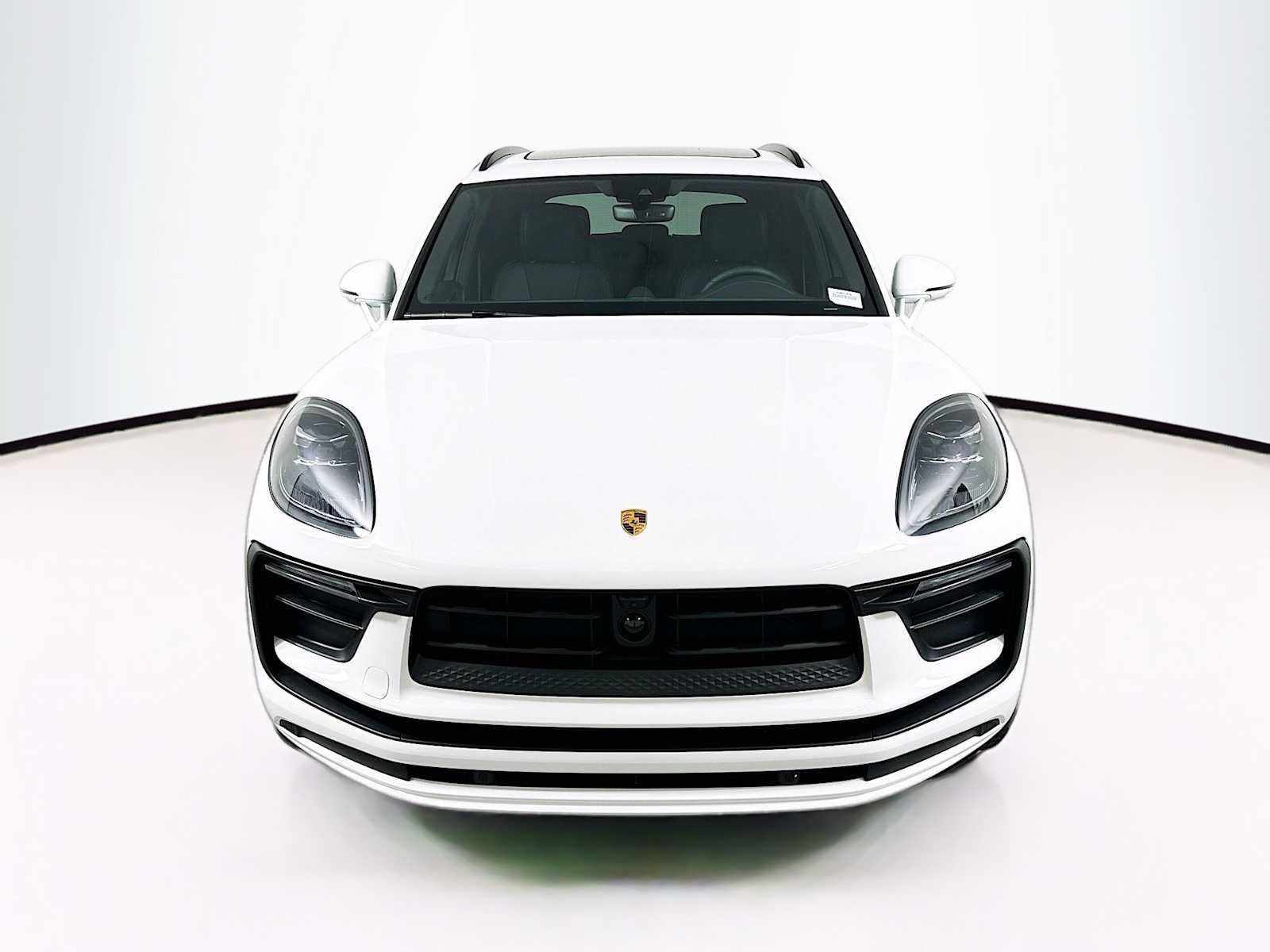 Used 2026 Porsche Macan AWD/4WD image 6