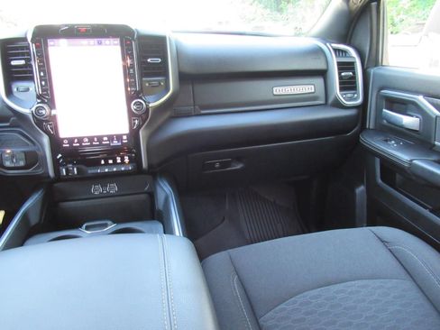 Used 2025 RAM 2500 Big Horn AWD/4WD image 14
